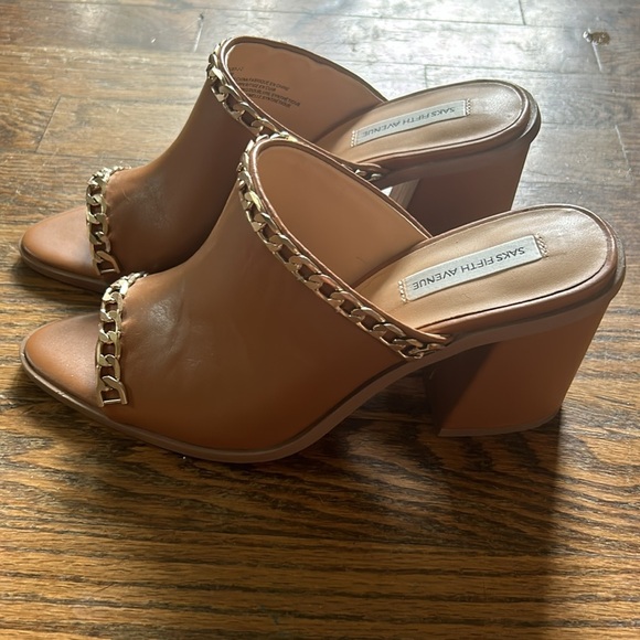 Saks Fifth Avenue Charlotte Cognac Mules with gold chain accents- size 8 - Picture 3 of 4